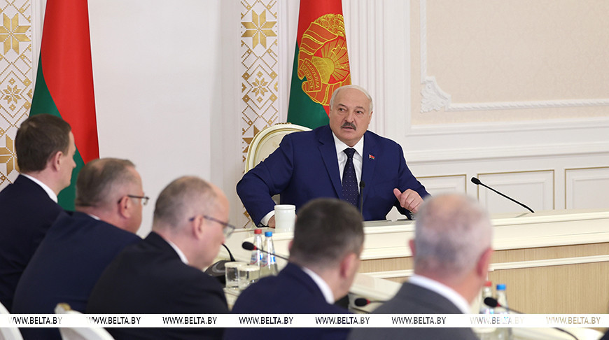 «Золото буквально под ногами». Лукашенко актуализировал задачи по обращению с отходами