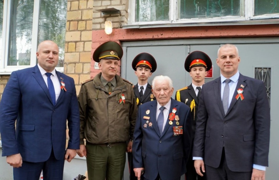 Ветеран Великой Отечественной войны Михаил Титов принял личный парад