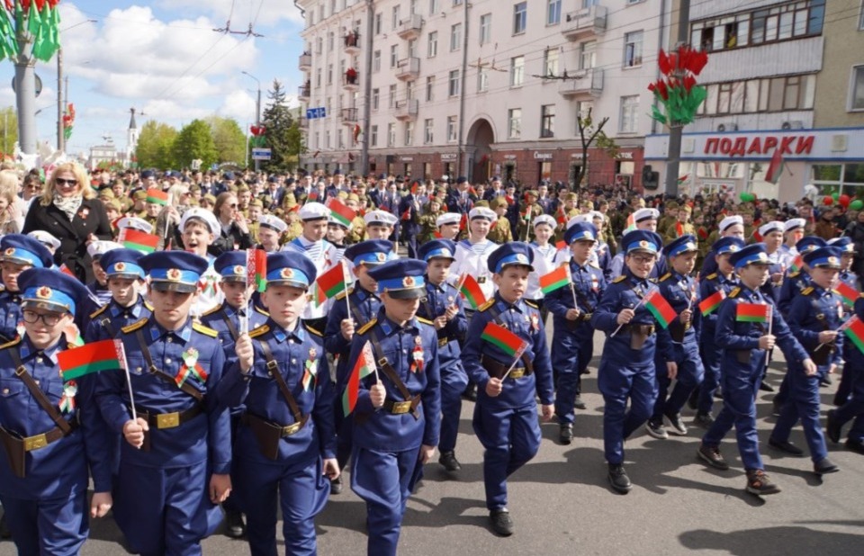 Около 50 тысяч могилевчан стали участниками праздничного шествия