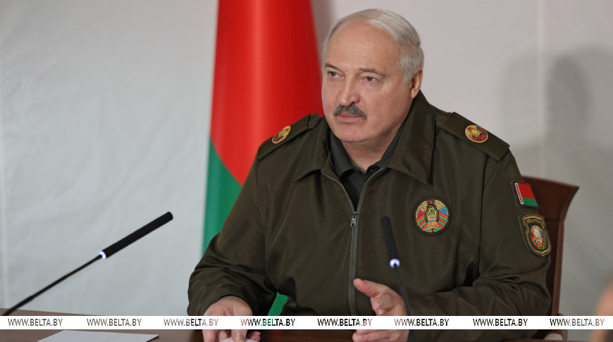 Лукашенко требует «идти от земли» при развитии в Беларуси военной беспилотной авиации