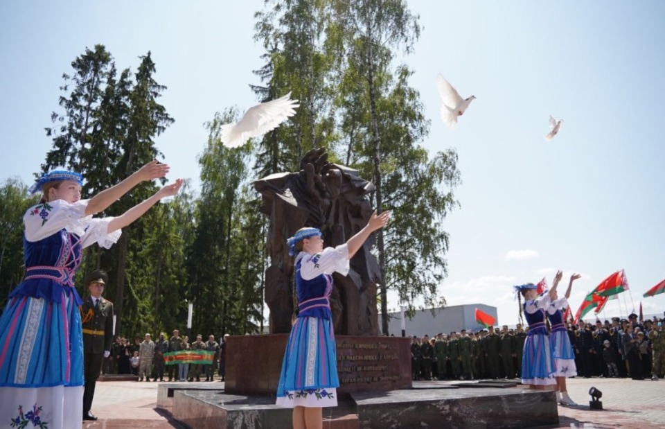 В Могилеве открыли памятный знак жертвам геноцида белорусского народа
