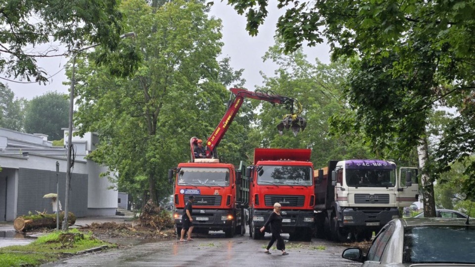 В Могилеве продолжают устранять последствия прохождения грозового фронта