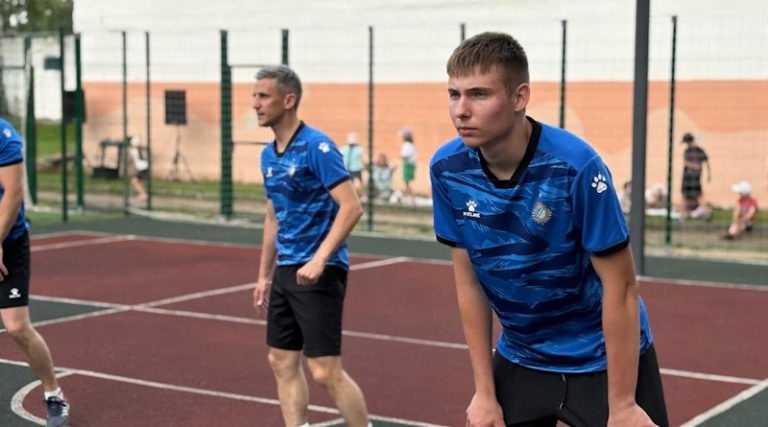 Товарищеский матч по волейболу в лагере «Любуж» провели правоохранители