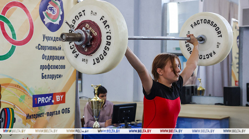 Сильнейшие юные штангисты собрались в Могилеве на республиканской спартакиаде