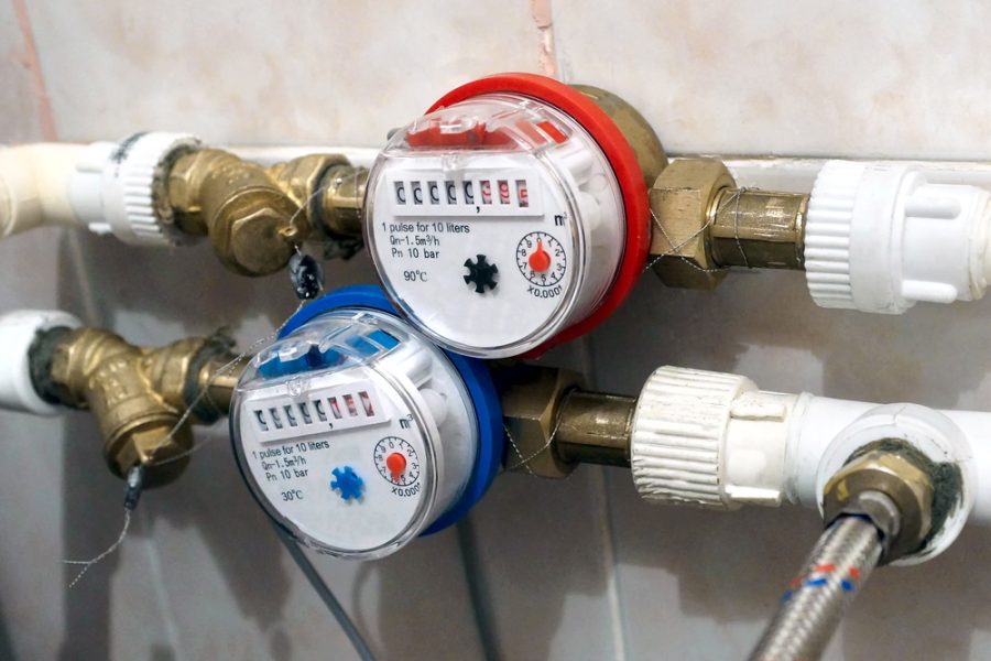 Счетчики воды: кто, когда и за чей счет? Разбираемся в правилах поверки и замены