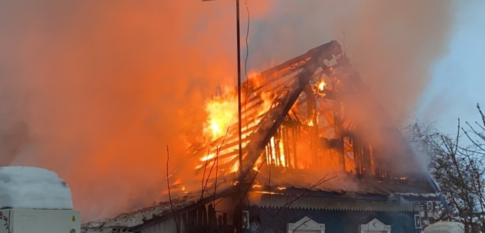 Пожар жилого дома на улице Алтайской в Могилеве