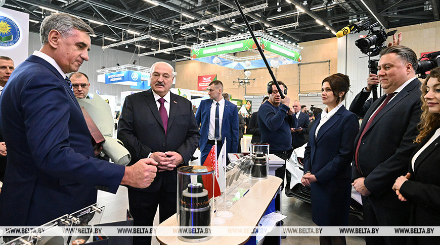 «Не ожидал!» Лукашенко удивился этой отечественной продукции и пообещал приехать на завод