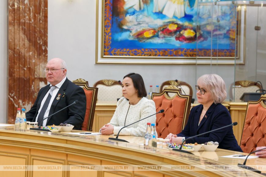 «Вы не только создаете знания». Лукашенко указал на особую роль белорусских ученых