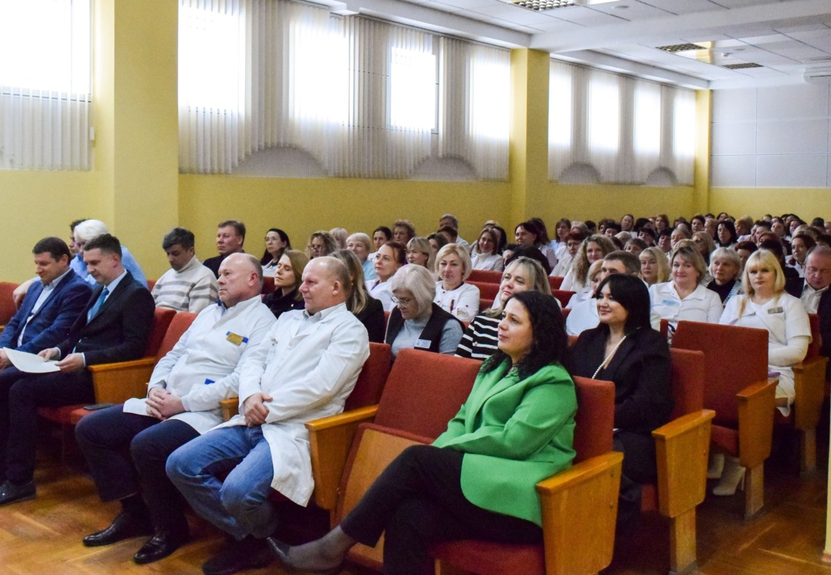 60 тысяч рублей материальной помощи, свыше 150 тысяч на оздоровление. В Могилевском диагностическом центре профсоюз подвел итоги работы за 2025 год