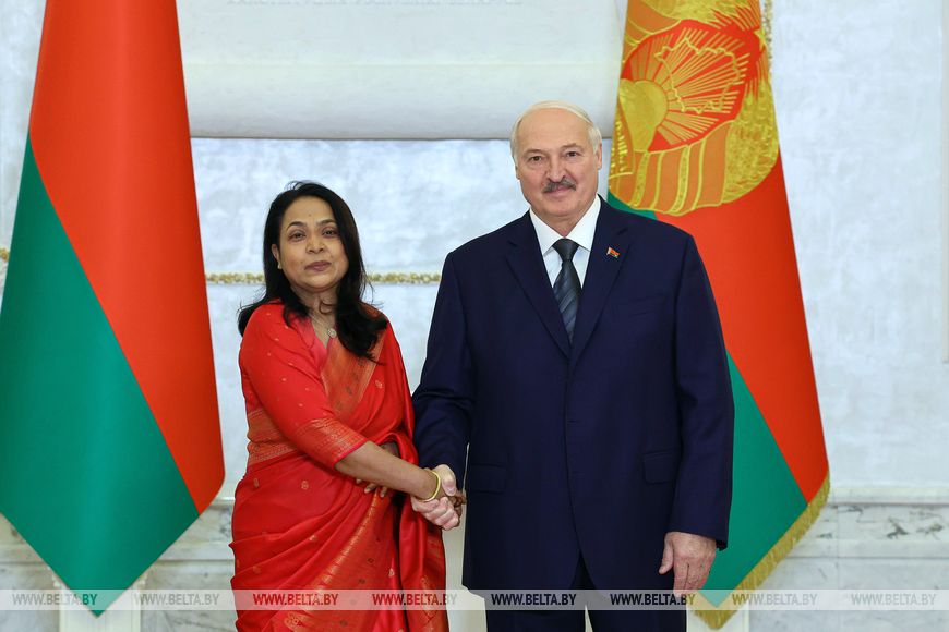 Лукашенко пригласил иностранцев получать образование в Беларуси