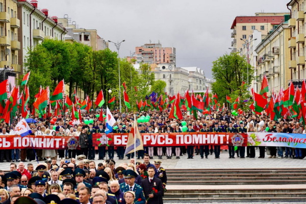 В День Победы по улицам Могилева прошел праздничный парад