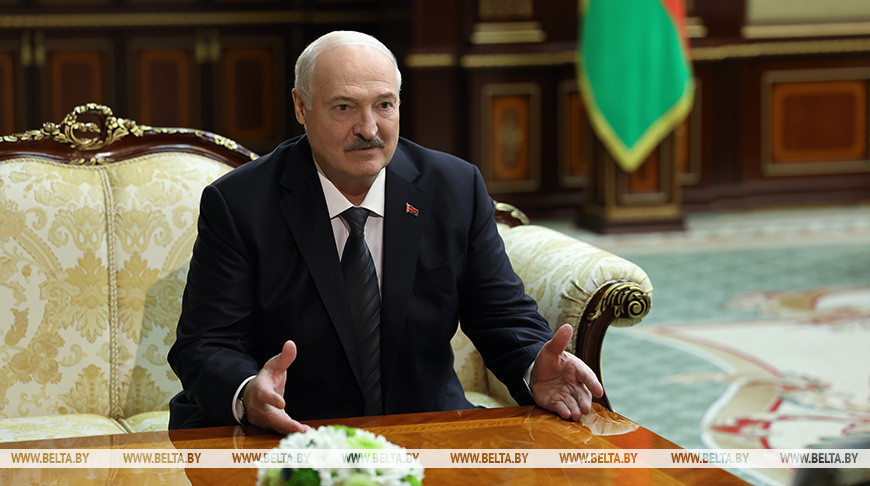 Лукашенко убежден, что рано или поздно народы Беларуси, России и Украины все равно будут вместе
