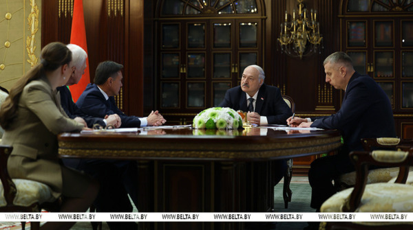 Лукашенко рассказал о встрече с представителями Зеленского