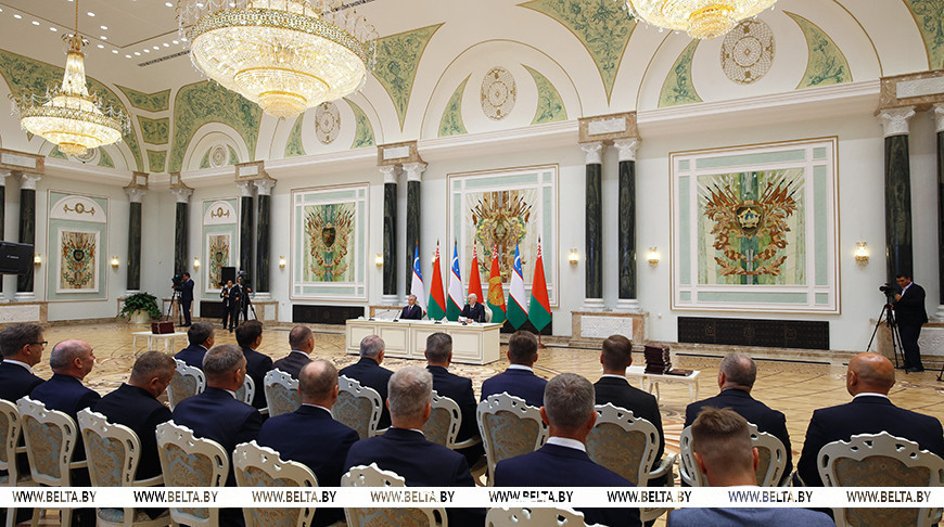 Лукашенко: Беларусь продолжит выделять гранты для обучения талантливой молодежи из Узбекистана
