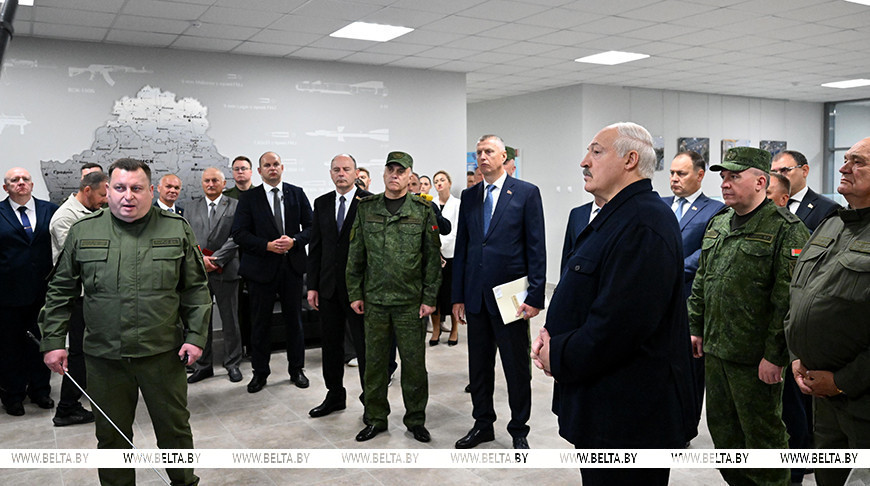 «Это основа любой армии». Лукашенко посетил уникальное отечественное производство стрелкового оружия