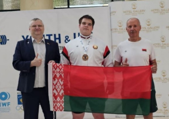Штангист Залеско взял бронзу в толчке на первенстве Европы-U15