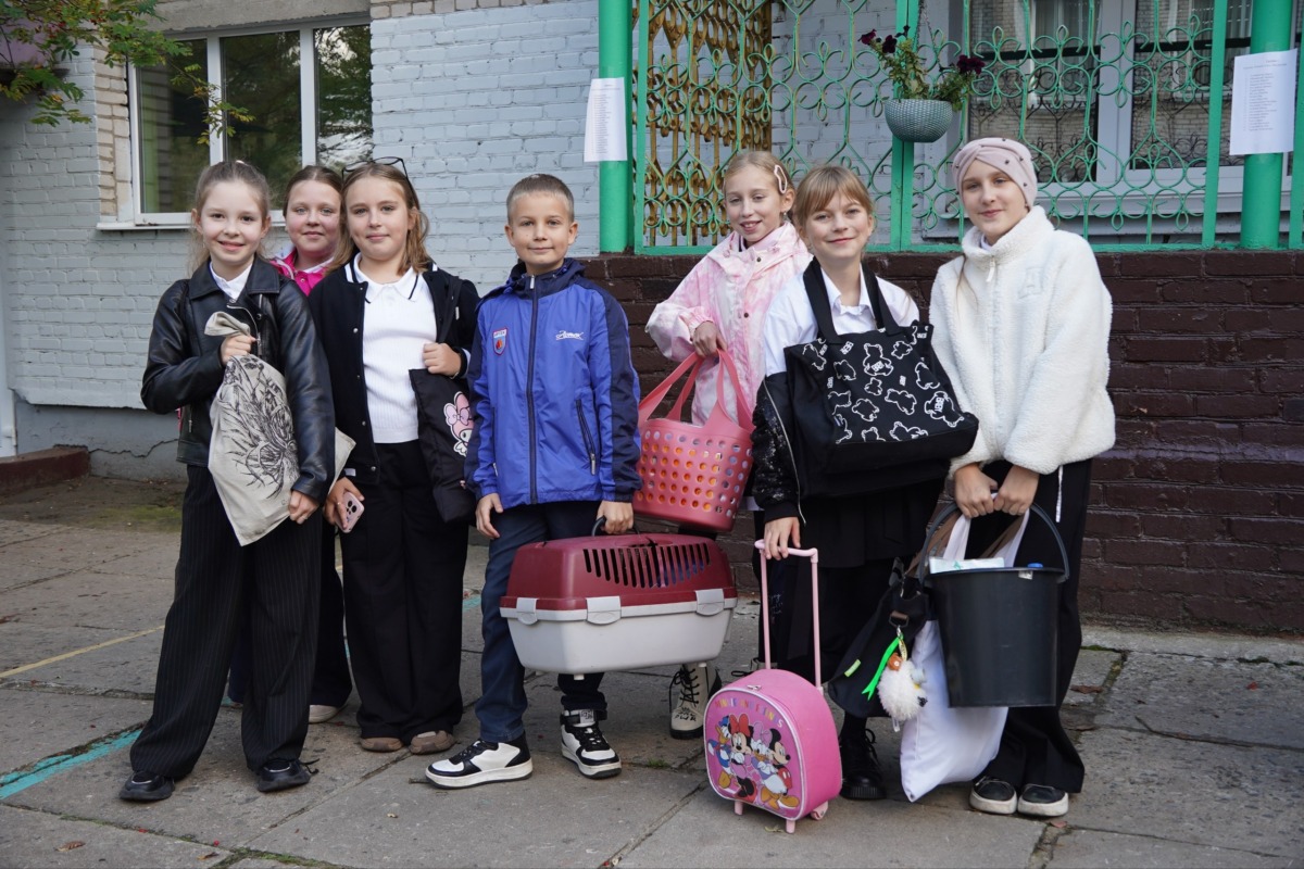 В школу с рюкзаком? Нет, с тазиком!