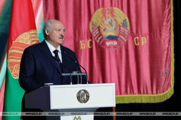 Лукашенко философски оценил плюсы и минусы геополитического положения Беларуси