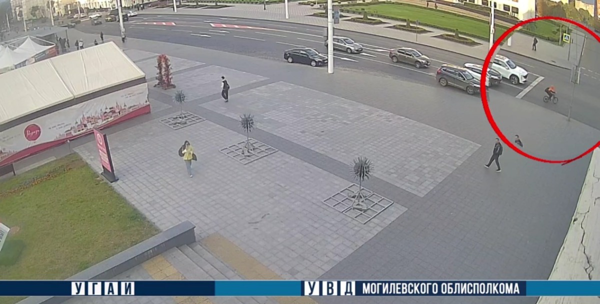 Уверены, что ваш ребенок в безопасности? Посмотрите, что дети делают на дороге, пока вас нет рядом